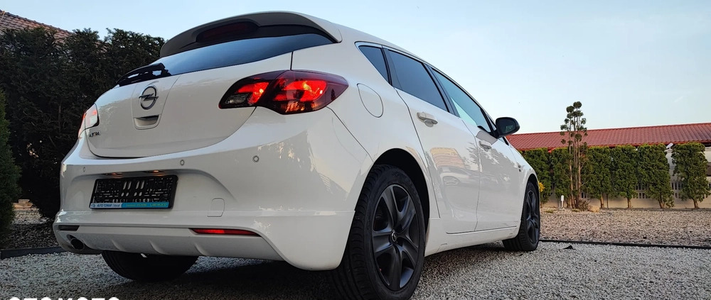 Opel Astra cena 29900 przebieg: 217100, rok produkcji 2013 z Wschowa małe 254